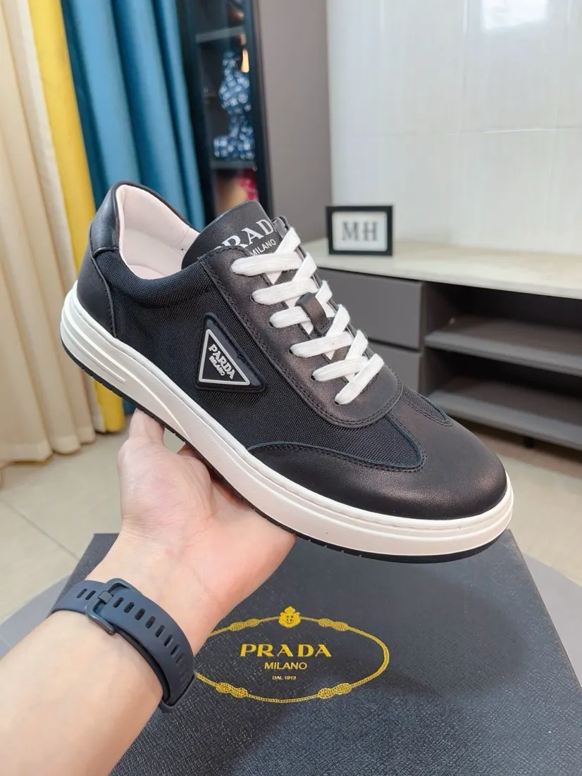 Men's shoes 💰420🌹🌹High-quality new Prada counters are launched simultaneously. The new men's shoes and 😘fabrics are selected from imported mesh and glue-spraying technology. Imported cowhide lining. 👍🏿High-end☄️Open-molded non-slip rubber outsole, exquisite lines, simple and elegant, comfortable and high-end for leisure travel. Code number: 38 to 44